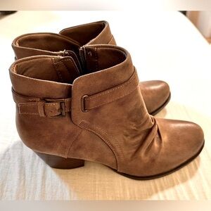 Beartraps‎ ankle booties - taupe